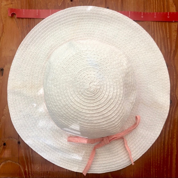 Cute White Hat 🎀 - Picture 3 of 10